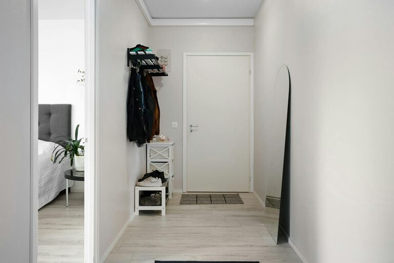How to Keep Your Entryway Clean and Simple
